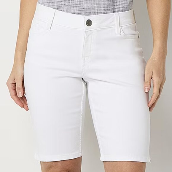 NWT Liz Claiborne Sara Women's 11" Mid Rise - Bermuda Short / Size 10 (White) - Picture 1 of 6